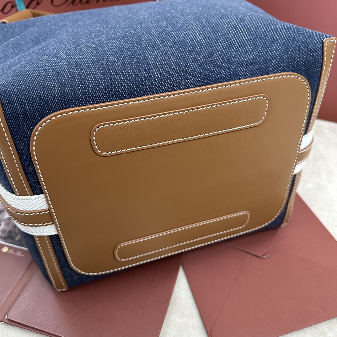 L**o p*ana large bale cotton bag 24x20x27cm