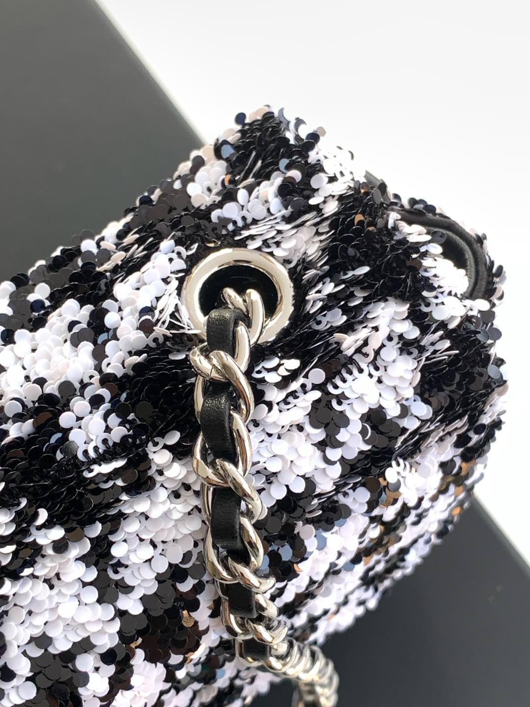 Ch*el  flap bag 14x22x7cm