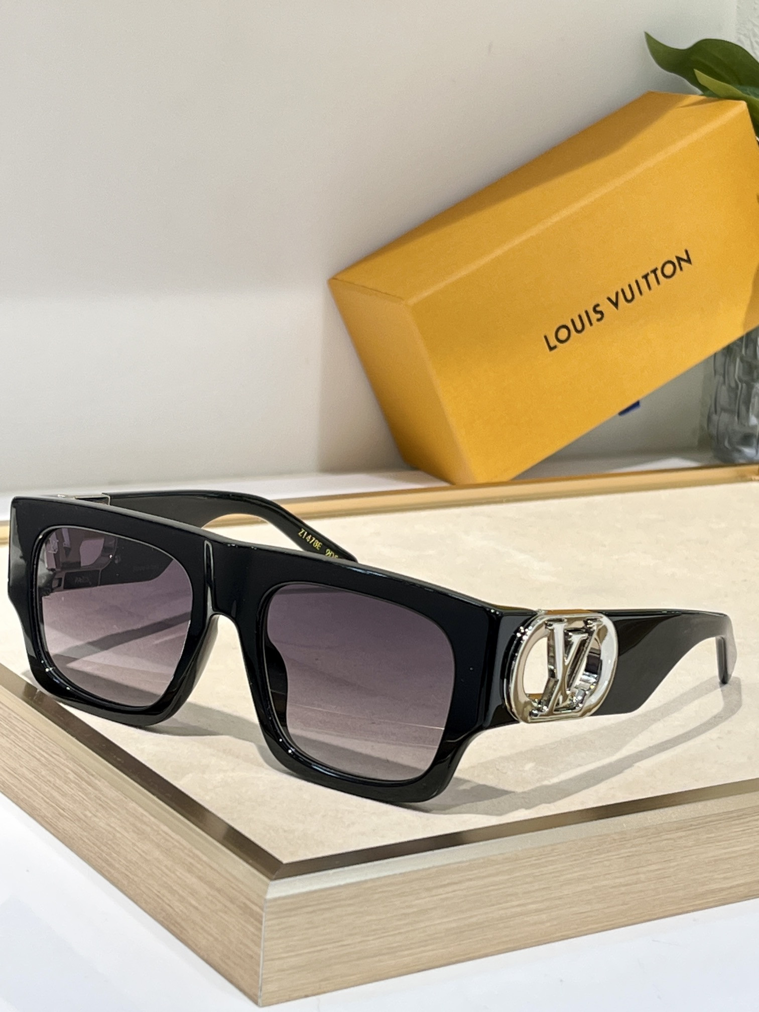LV Glasses LINK Z1478E