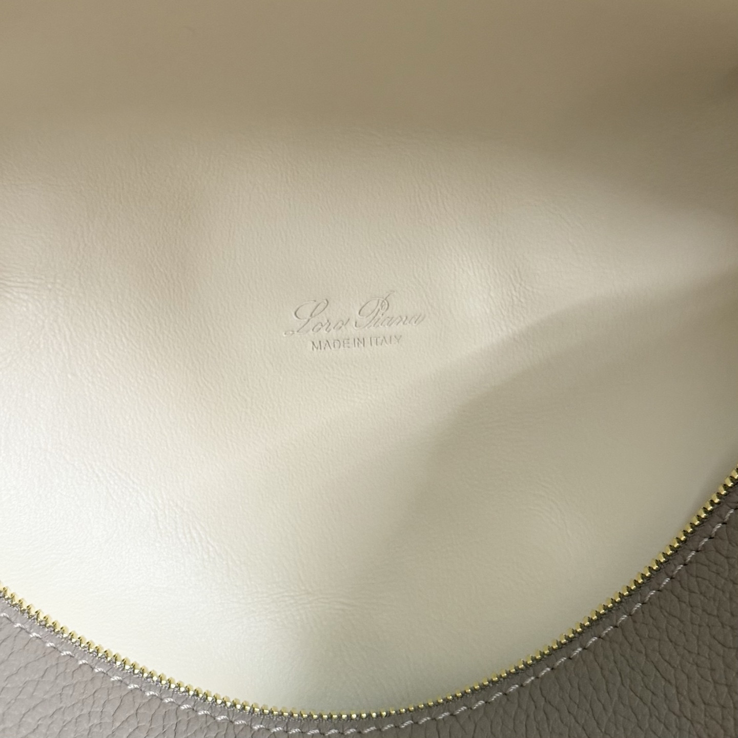 L**o p*ana extra pocket backpack l23.5 23x21x8cm