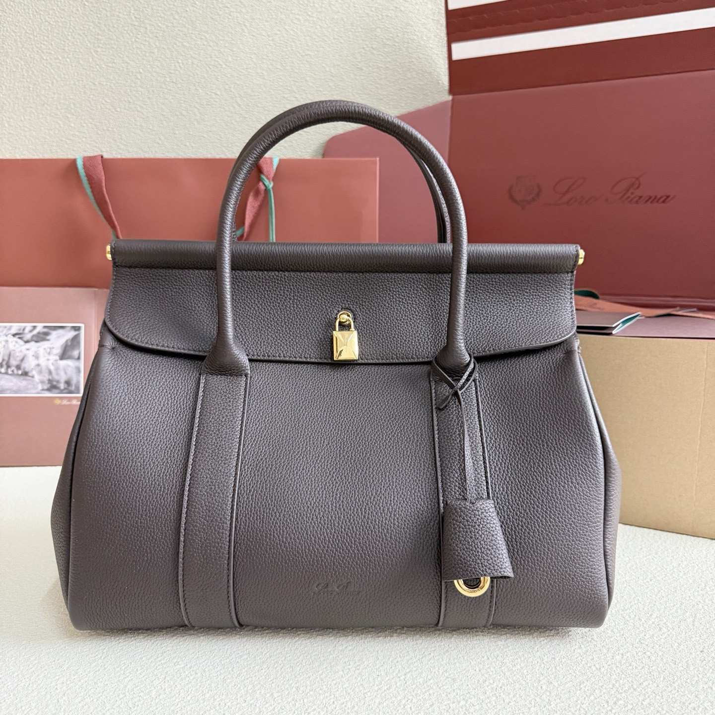 L**o p*ana loom l32 calfskin 33x23x18cm