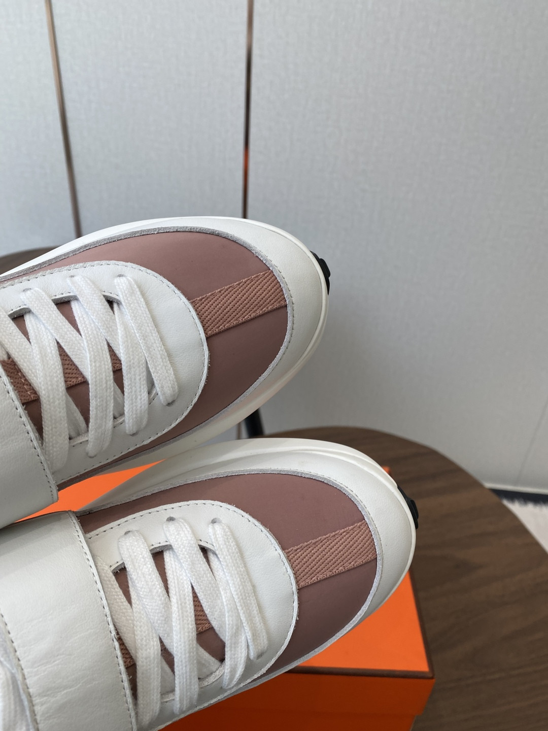 UA Hermès Loop Sneaker